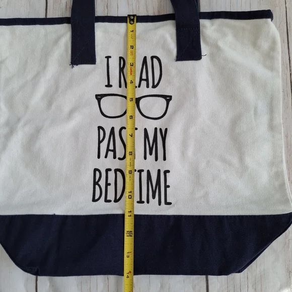 Indigo Book Tote Bag I Read Past My Bedtime - Picture 3 of 6